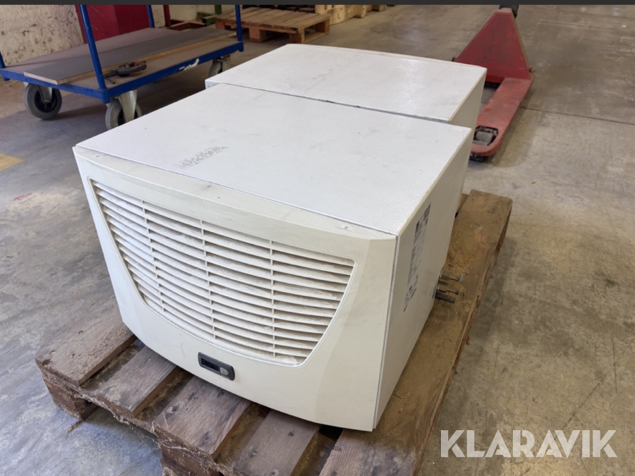 Apparatskåps AC - Luft/vatten kylare Rittal SK3210500