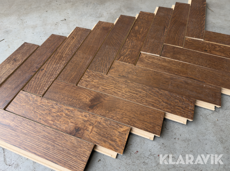 Fiskbensparkett, brunt, lackat,  5-G klick, Välinge 86kvm