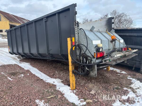 Lastväxlarflak Flakab 22m3 med sandspridare