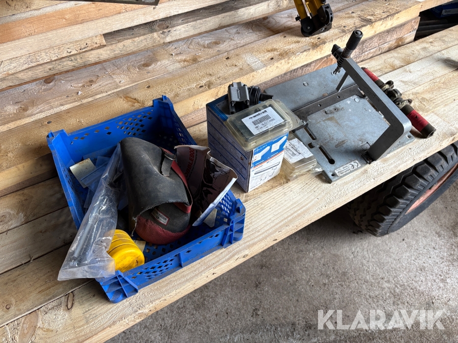 Blandad utrustning, kopplingar, spakar m.m.