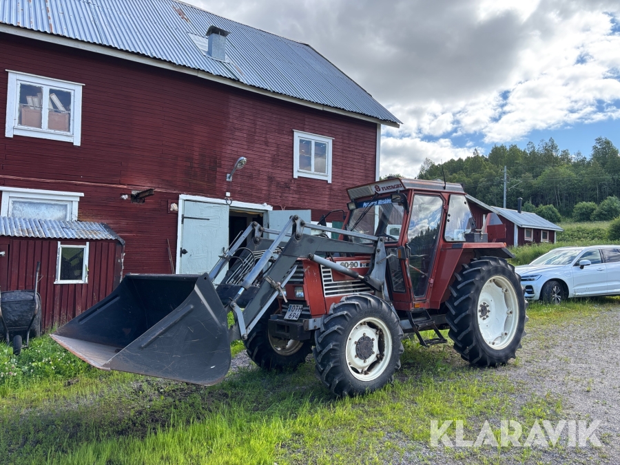 Traktor Fiat 60-90 DT med Lastare