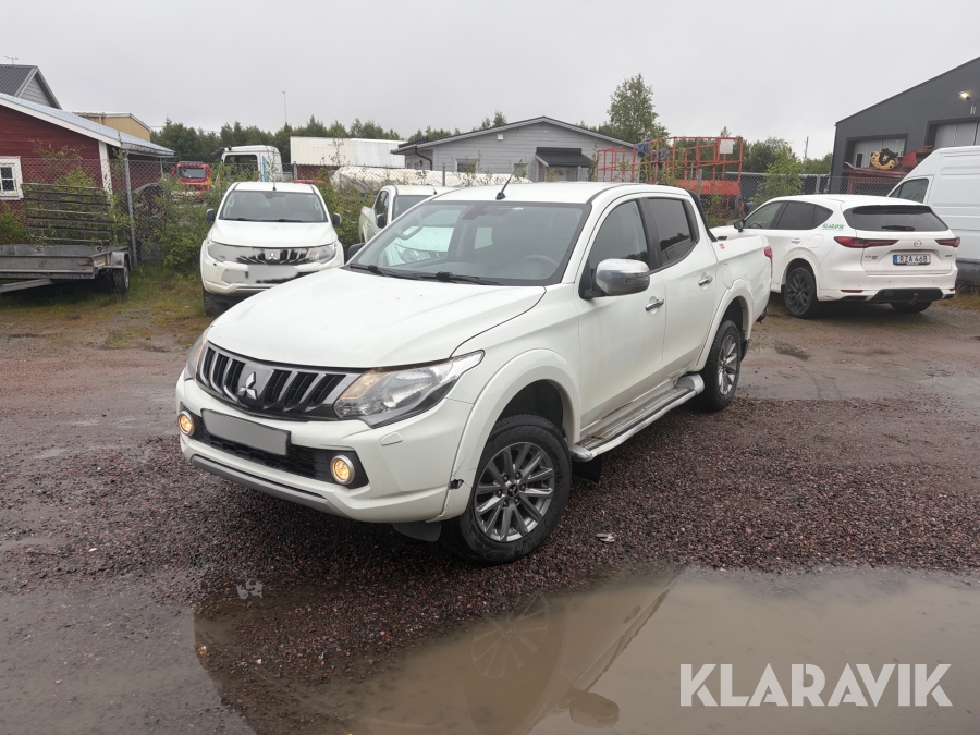 Pickup Mitsubishi L200 Dubbelhytt 4x4 Triton 2.4 DI-D