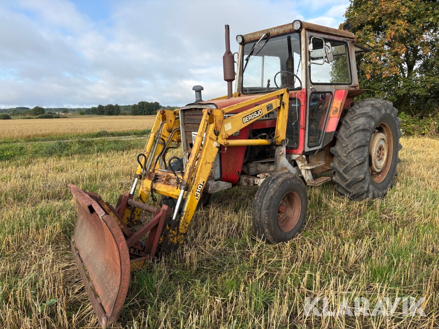 Traktor Massey Ferguson 590 med frontlastare & snöblad