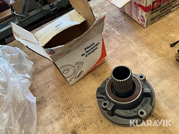 Oljepump Manitou 745821