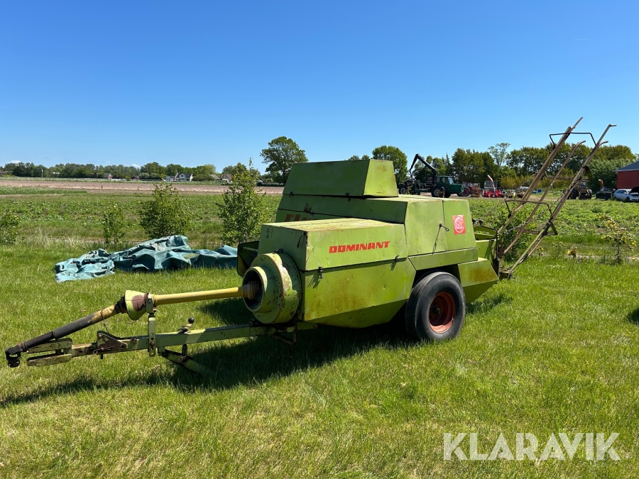 Småbalspress Claas Dominat
