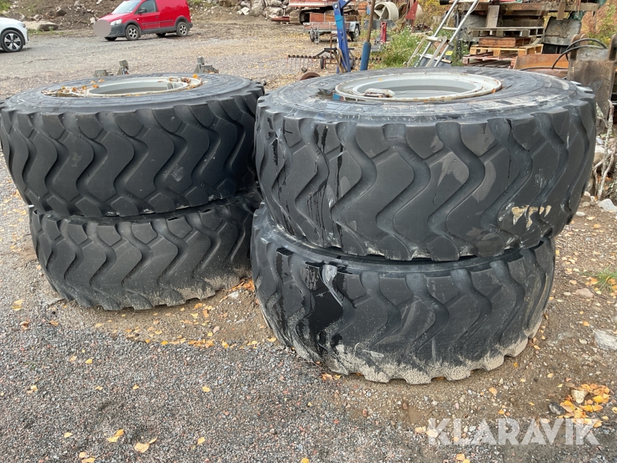 Däck med fälg 4st Michelin 23.5R25