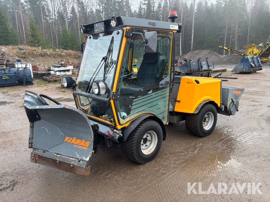 Redskapsbärare Belos Trans Pro 4560 med redskap