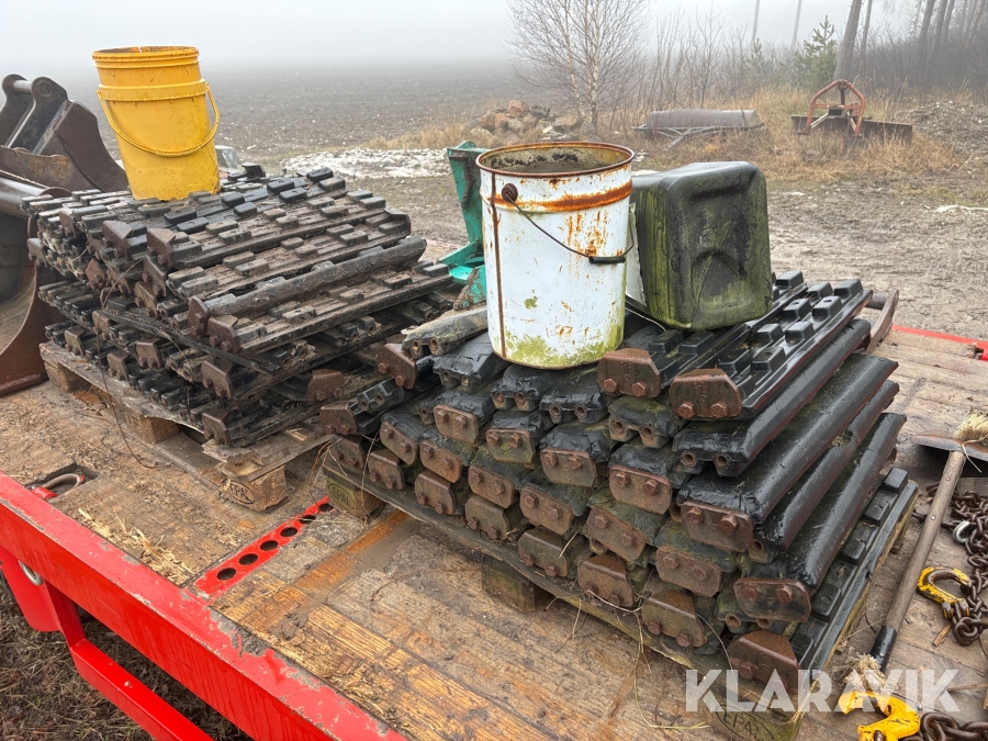 Gummipads till grävmaskin 700B 94st