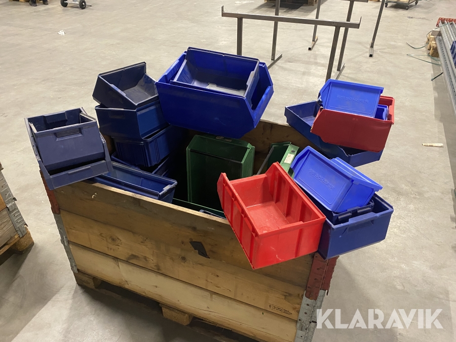 Blandade Plastlådor 35 st