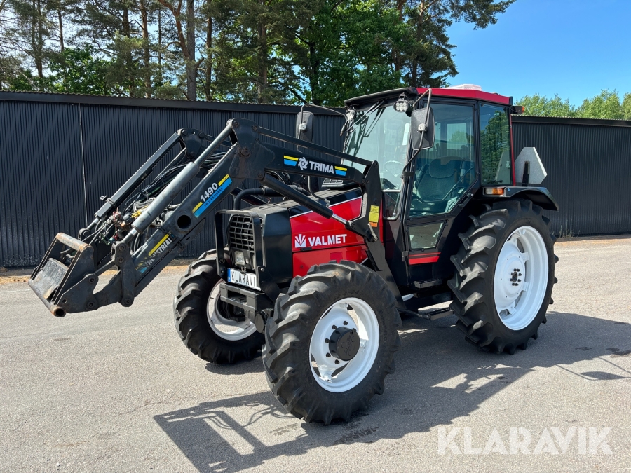 Traktor Valmet 465 med frontlastare