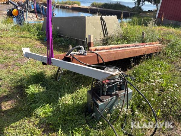Borste med hydraulaggregat