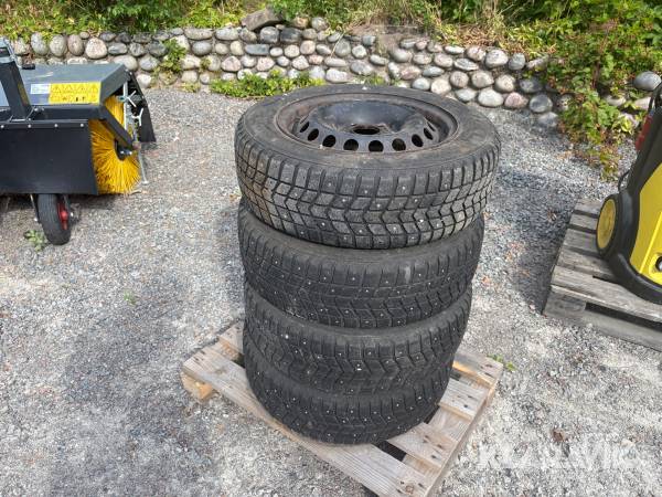 Dubbdäck på fälg Dayton DW700 4st