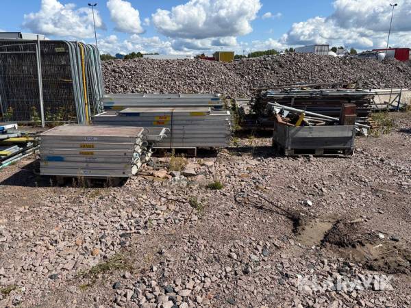 Komplett ställning Haki ca 160 m2 med extra delar.