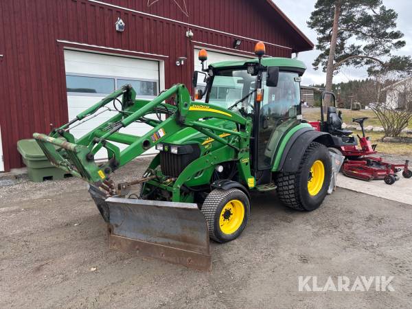Traktor John Deere 4520