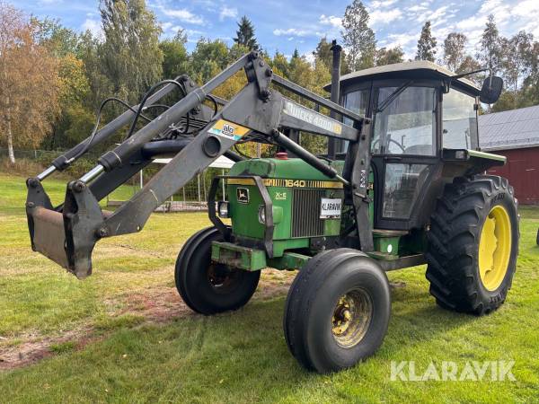 Traktor John Deere 2040 med Frontlastare + redskap