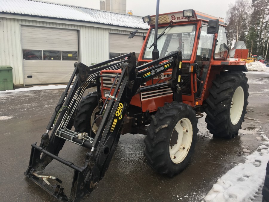 Traktor med lastare Fiat 60-90