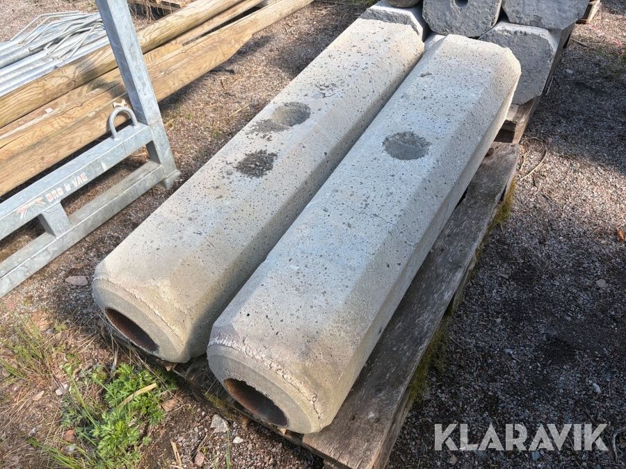 Betongfundament för belysningsstolpar 2st