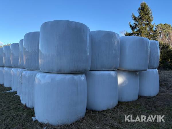 Plastade rundbalar – analys finns, 1:a skörd, anpassat för häst