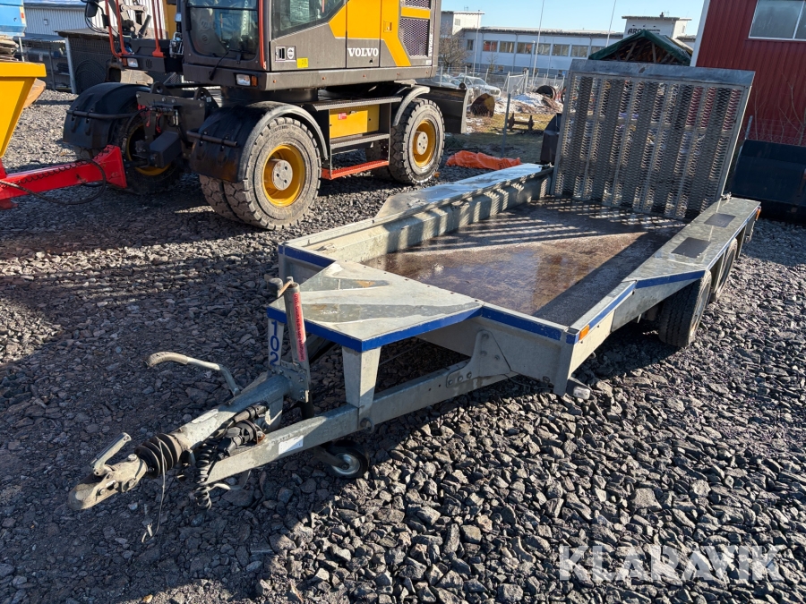 Maskinsläp Henra 3500 kg med lastramp