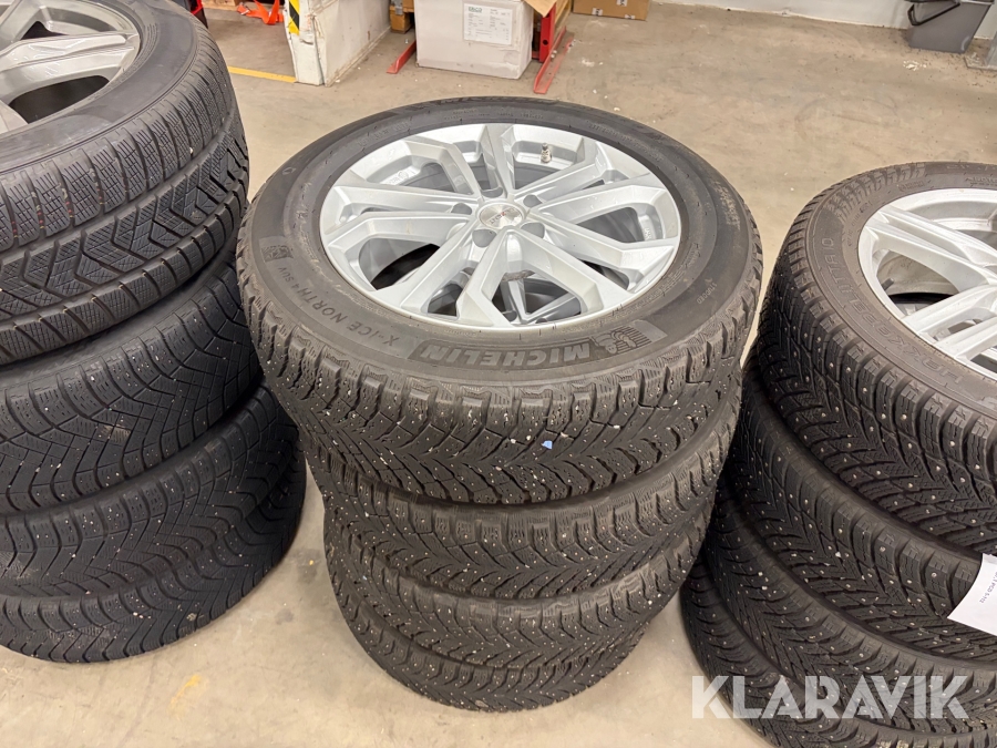 Däck & fälgar X-Ice North 4 225/60R18