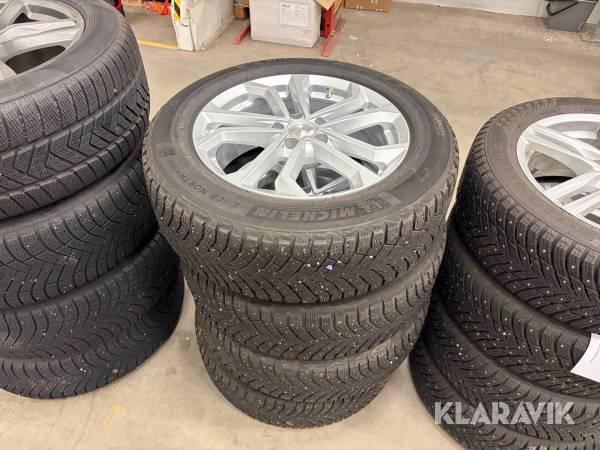 Däck & fälgar X-Ice North 4 225/60R18