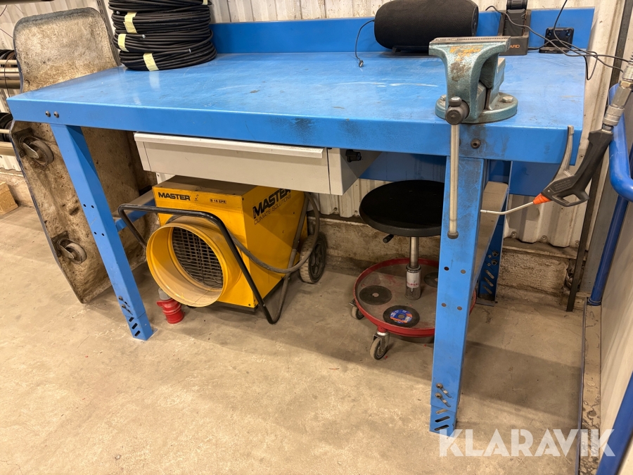 Industribänk / arbetsbänk med skruvstäd