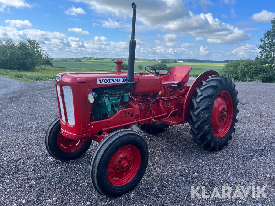 Traktor Volvo BM 320