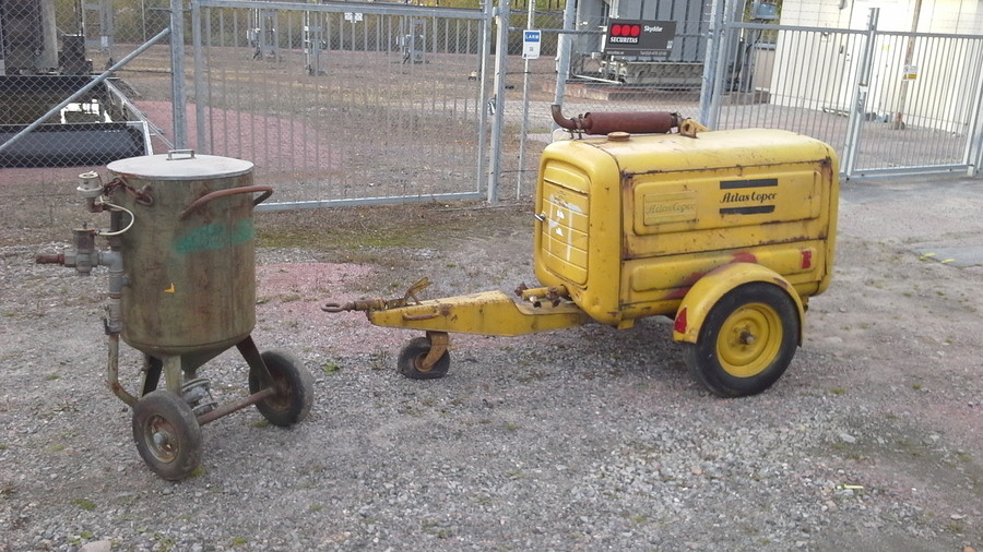 BLÄSTERKLOCKA OCH DIESELKOMPRESSOR