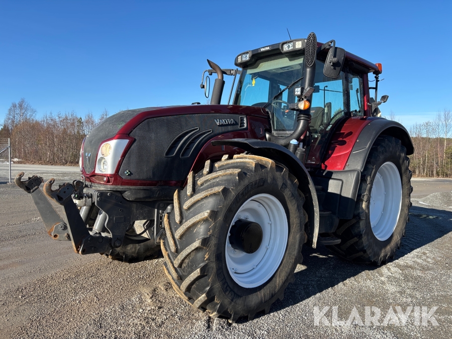 Traktor Valtra T213 Versu