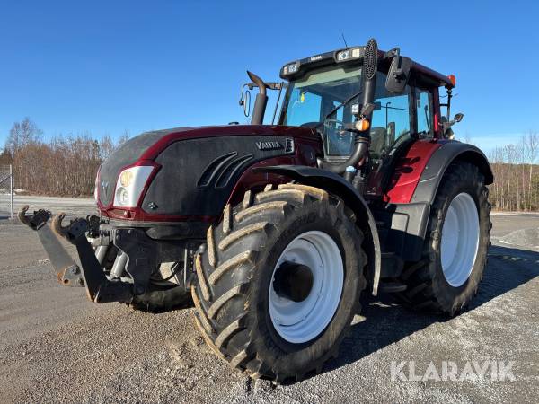Traktor Valtra T213 Versu