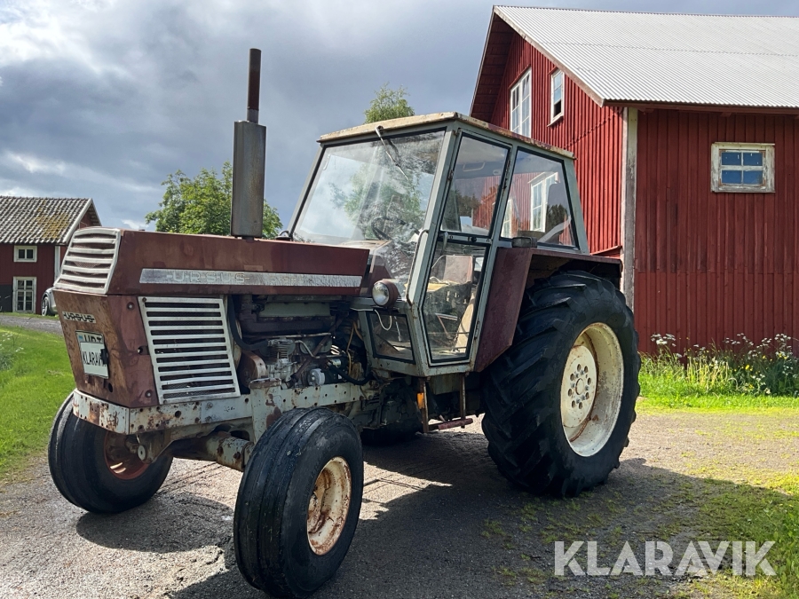 Veterantraktor Ursus C-385