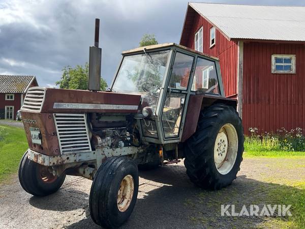 Veterantraktor Ursus C-385