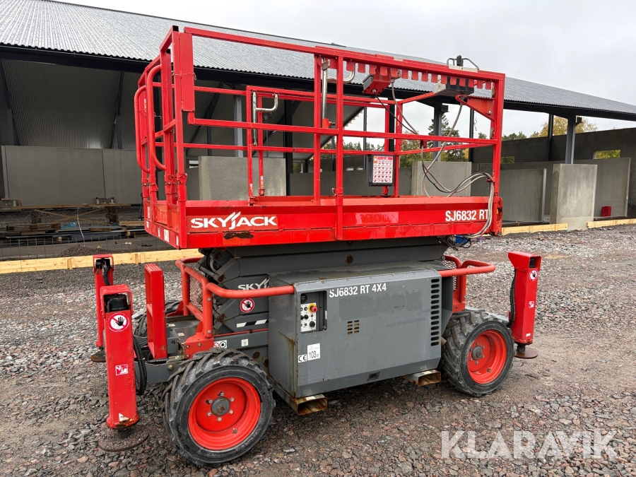 Saxlift Skyjack SJ6832 RT 4wd dieseldriven