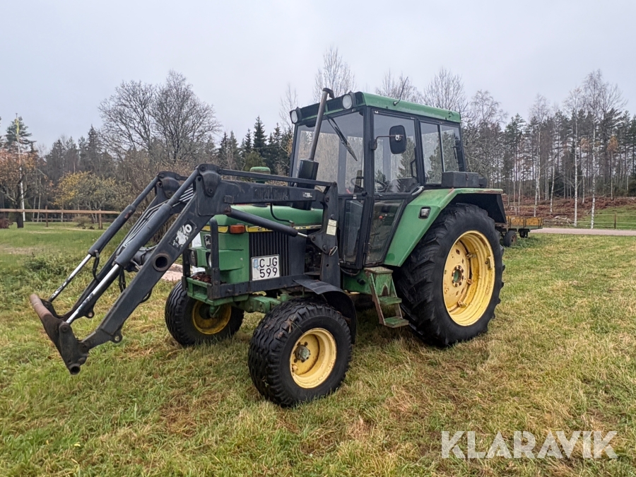 Traktor John Deere 2130 med lastare