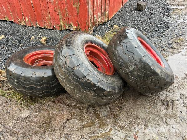 Däck på fälg 3 st