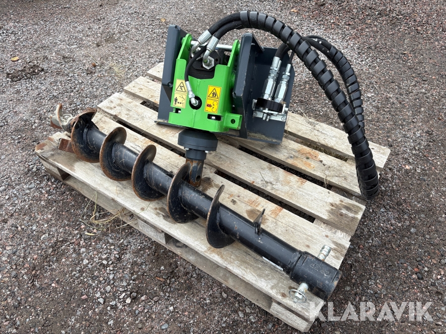 Jordborr med multifunktionsaggregat Avant A37190