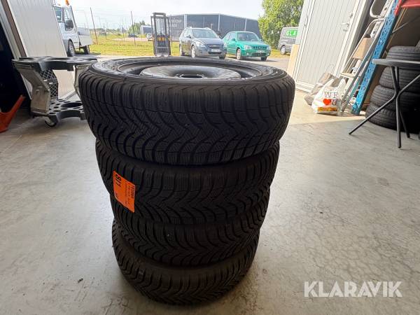 Däck med fälg Michelin Alpin året runt-däck