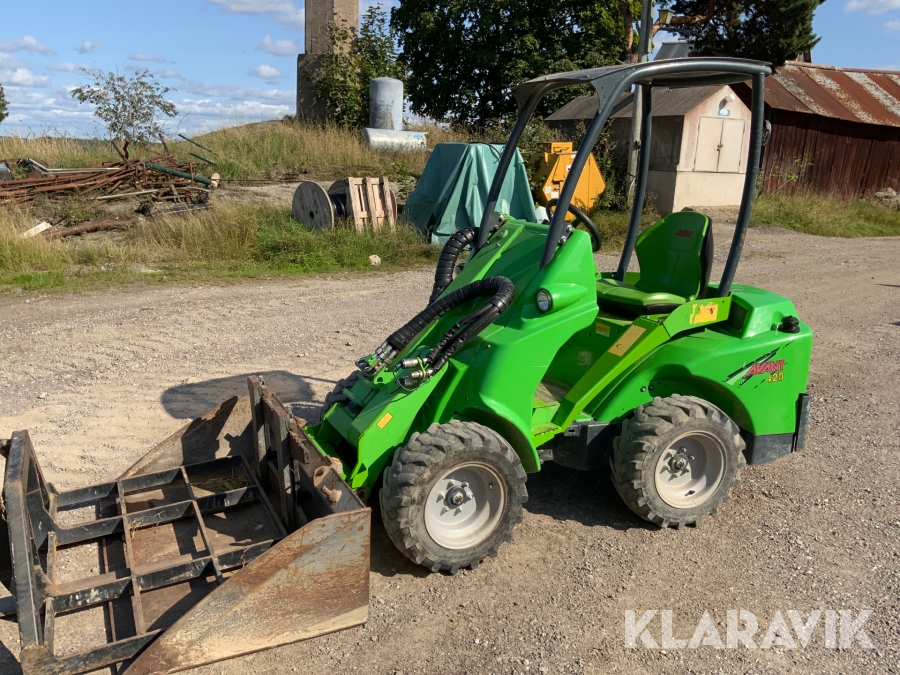 Kompaktlastare Avant 420 med redskap