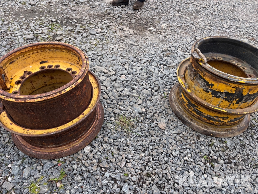 Fälgar Volvo 23,5-25 2st
