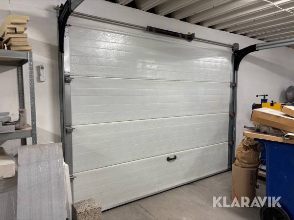 Garageport Tomi porten takskjutport