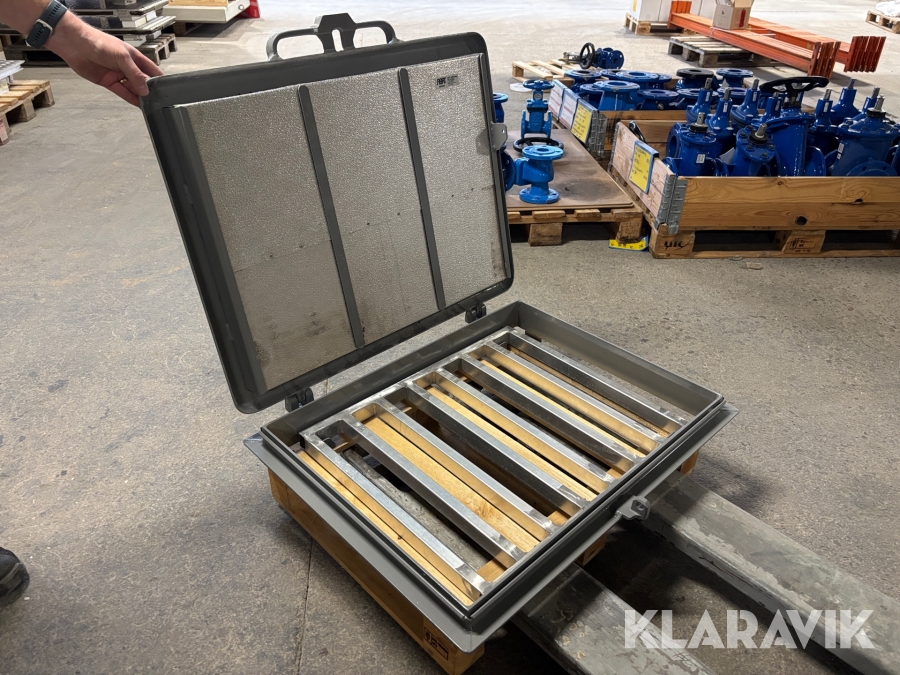 Säkerhetslucka Abat isolerad 800x510 mm