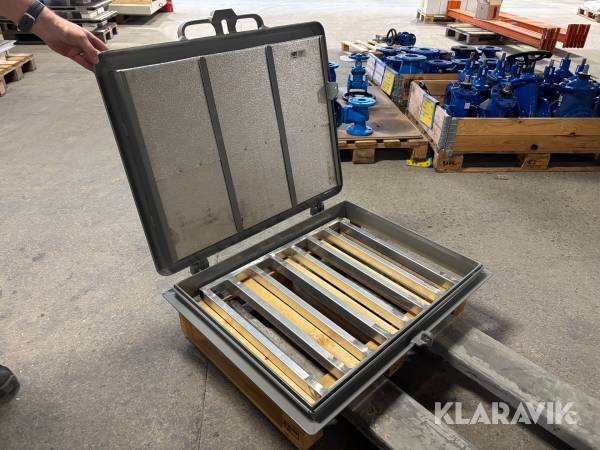 Säkerhetslucka Abat isolerad 800x510 mm