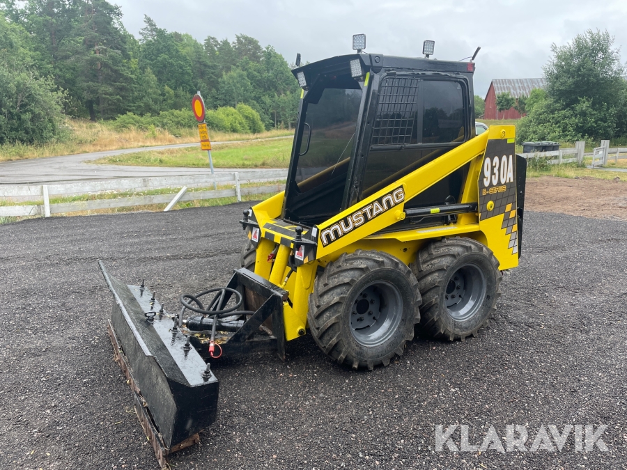Kompaktlastare Mustang 930A med redskap