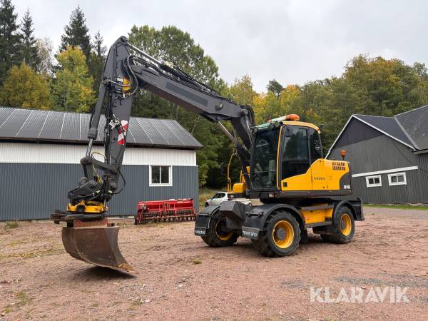 Grävmaskin Volvo EW140C med tiltrotator & 3 redskap