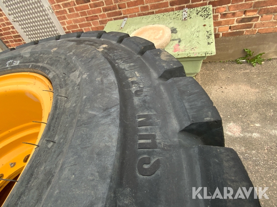 Entreprenadhjul 10.00-20 4 st