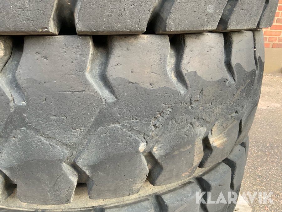 Entreprenadhjul 10.00-20 4 st