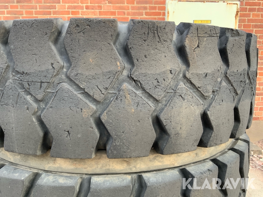 Entreprenadhjul 10.00-20 4 st