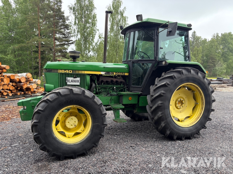 Traktor John Deere 3640