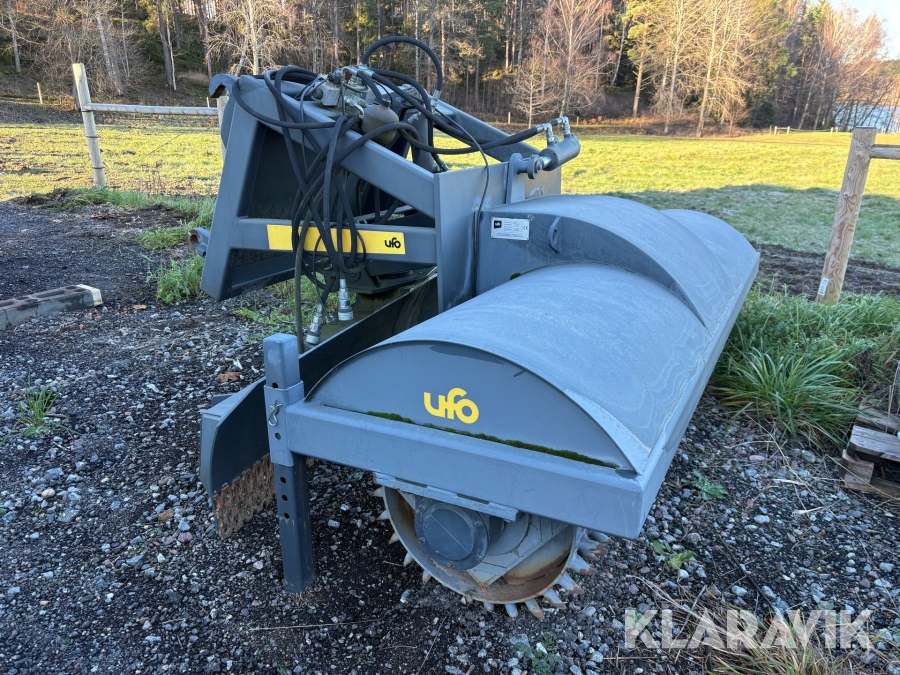 Iskross med hydraulisk rivstål Umeå Försäljning Ab Ufo 47269