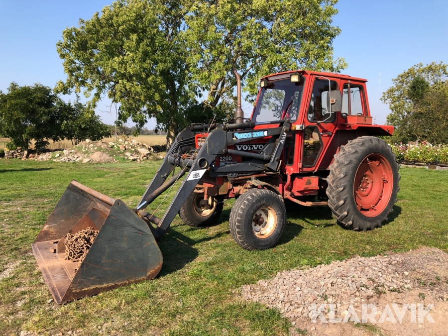 Traktor Volvo 2200 med frontlastare